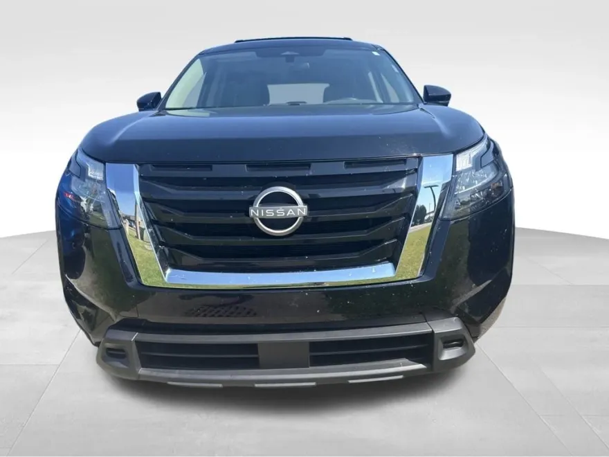 2023 Nissan Pathfinder SV photo 1