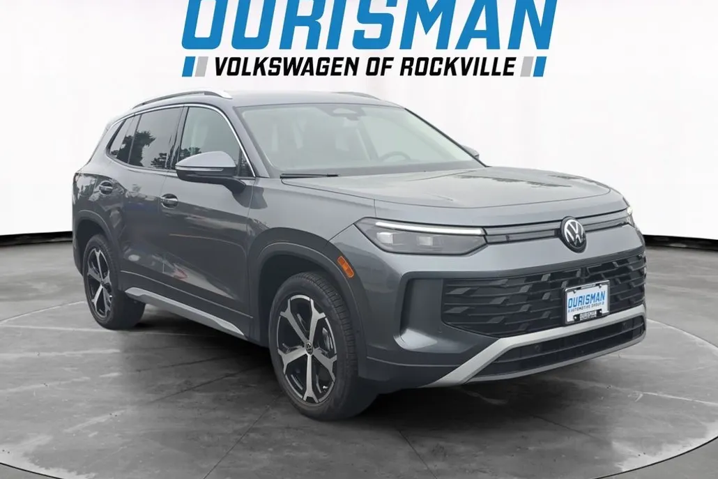 2025 Volkswagen Tiguan SE photo 1