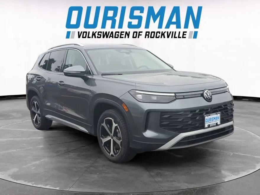 2025 Volkswagen Tiguan SE photo 1