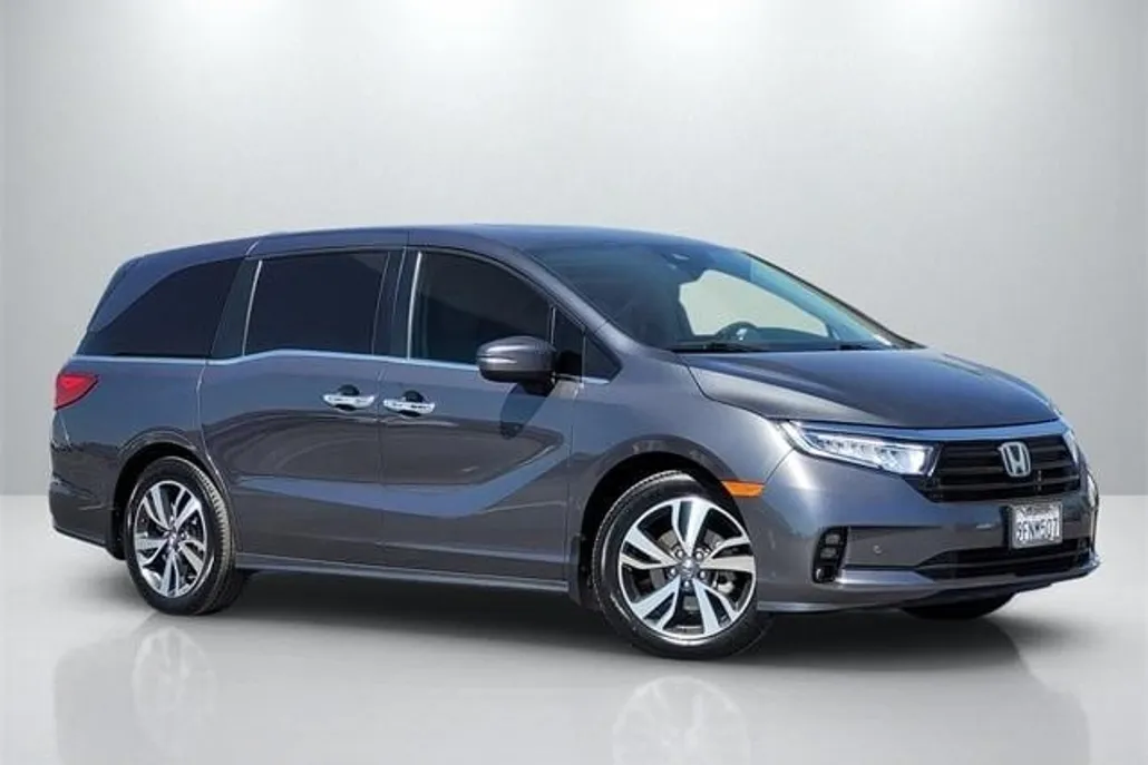 2023 Honda Odyssey Touring photo 1
