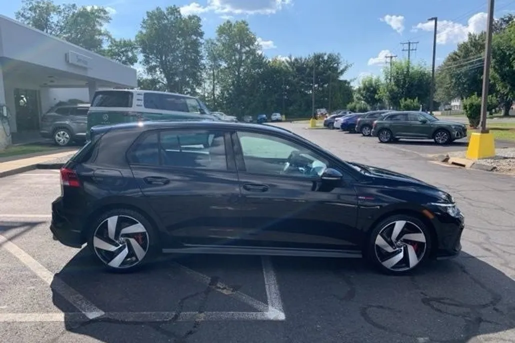 2024 Volkswagen Golf GTI S photo 1