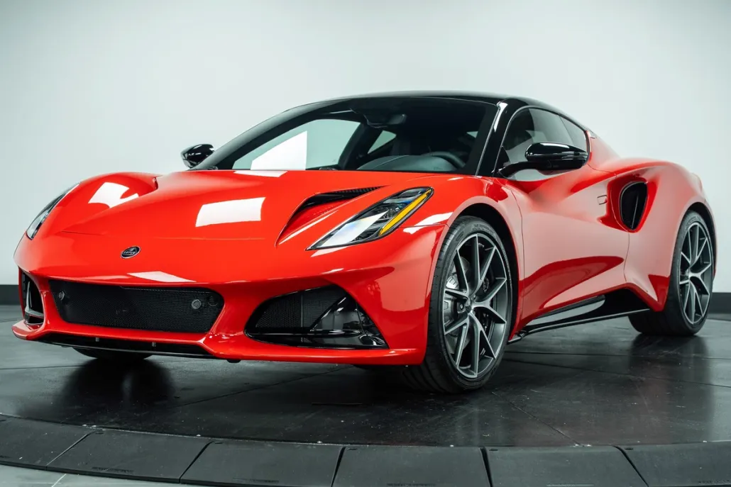 2025 Lotus Emira Base photo 1