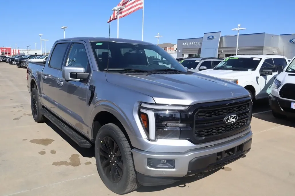 2025 Ford F-150 Lariat photo 1