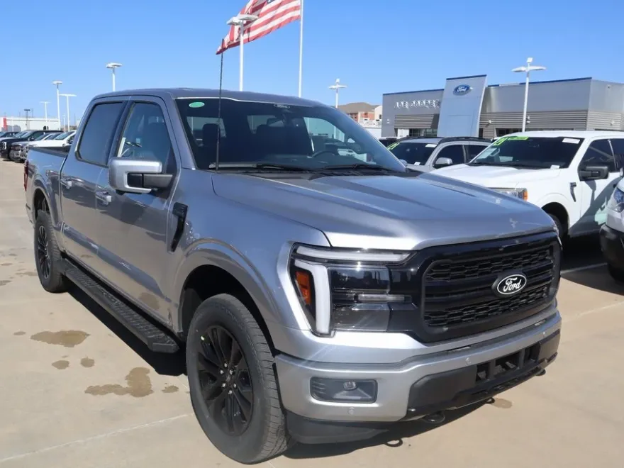 2025 Ford F-150 Lariat photo 1