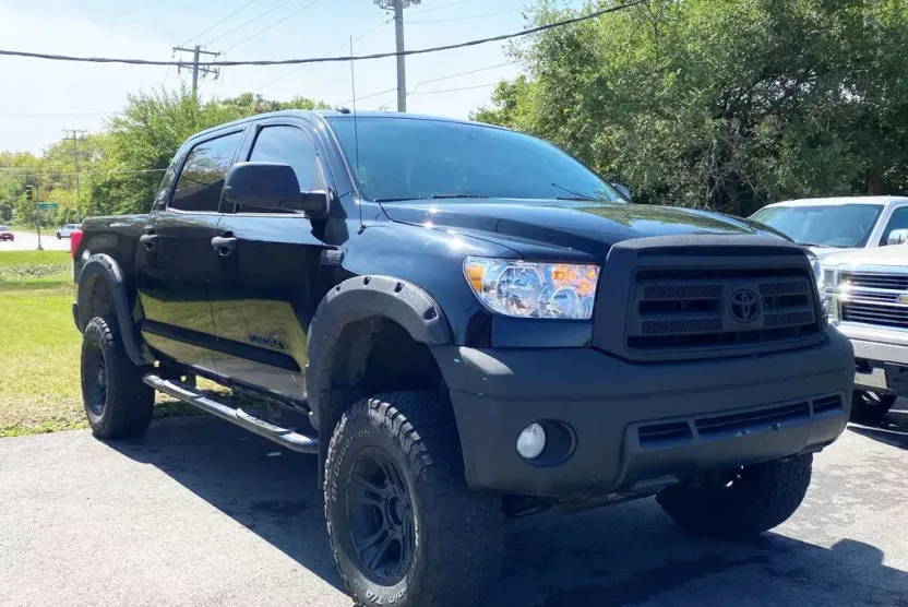 2013 Toyota Tundra CrewMax photo 1