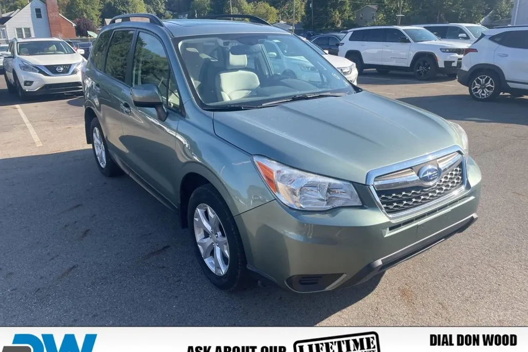 2015 Subaru Forester 2.5i Premium photo 1