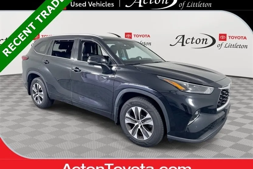 2022 Toyota Highlander XLE photo 1