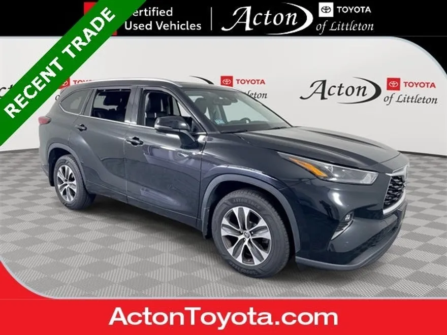 2022 Toyota Highlander XLE photo 1