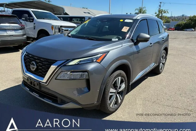 2023 Nissan Rogue SL photo 1