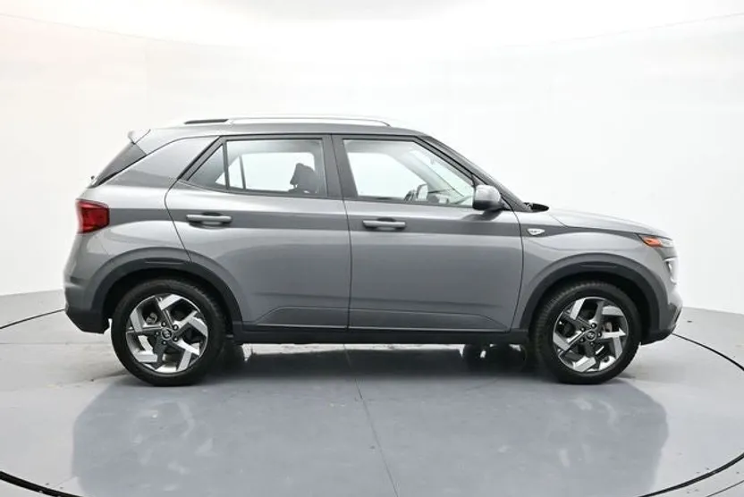 2022 Hyundai Venue SEL Limited photo 1