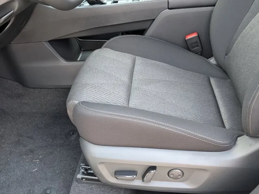 2026 Nissan Rogue SV photo 1