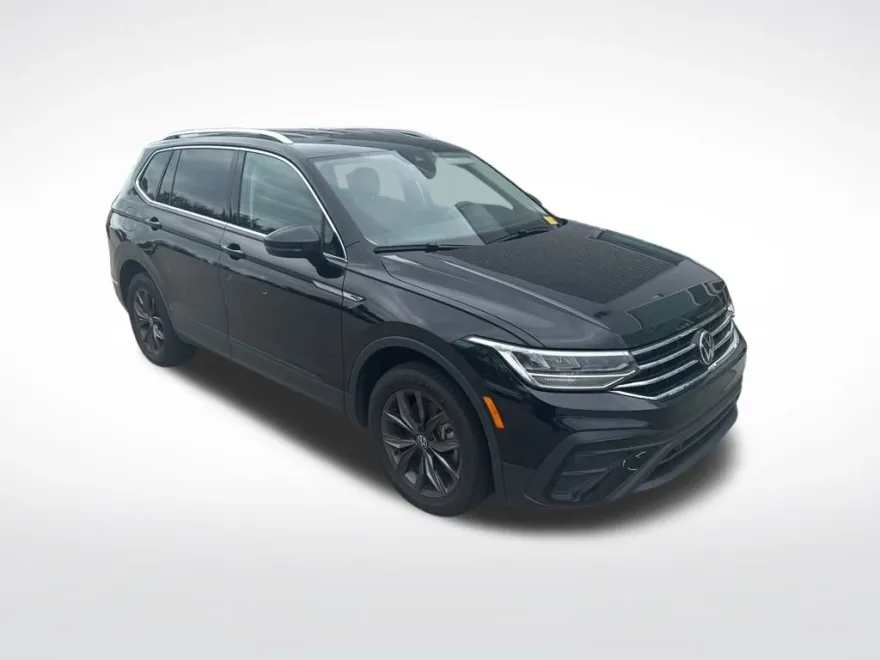 2024 Volkswagen Tiguan SE Wolfsburg Edition photo 1