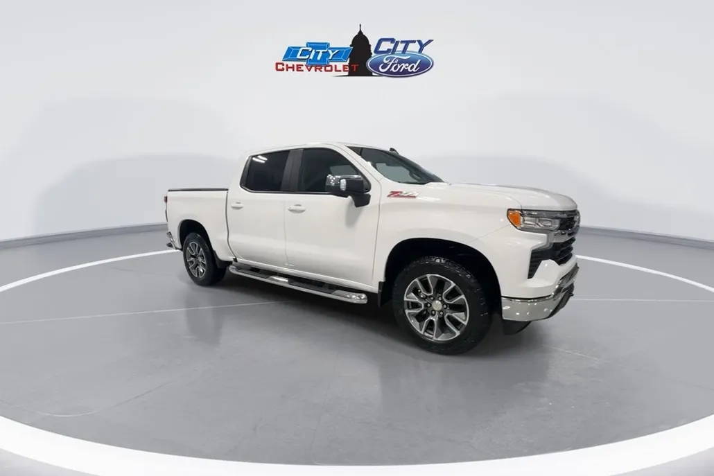 2026 Chevrolet Silverado 1500 LT photo 1