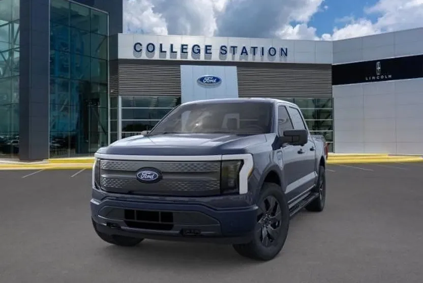 2025 Ford F-150 Lightning photo 1