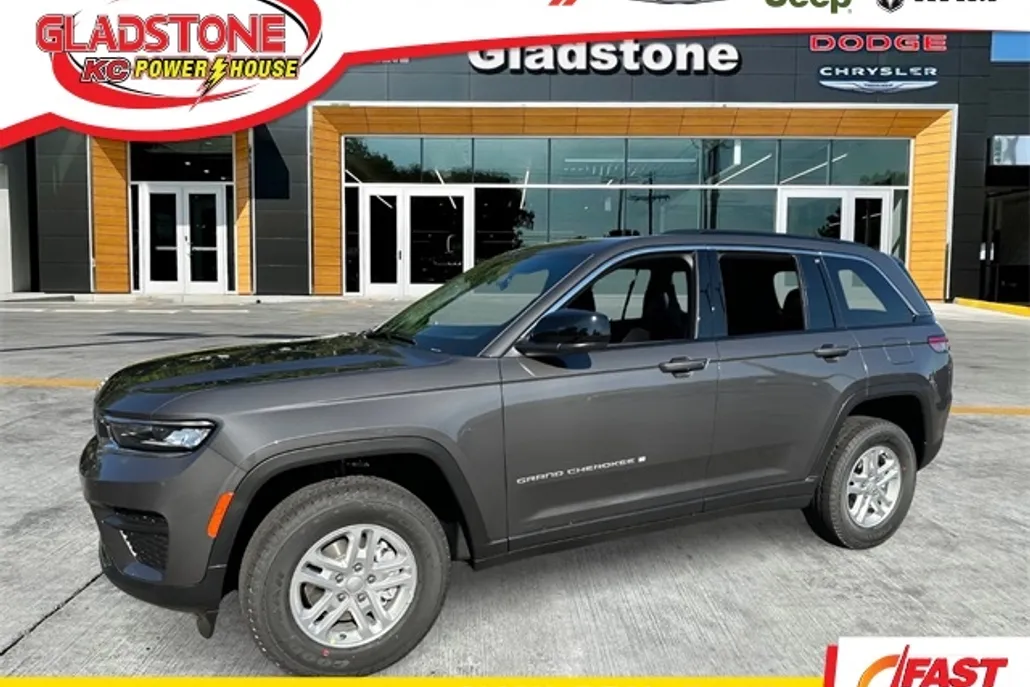 2025 Jeep Grand Cherokee Laredo photo 1