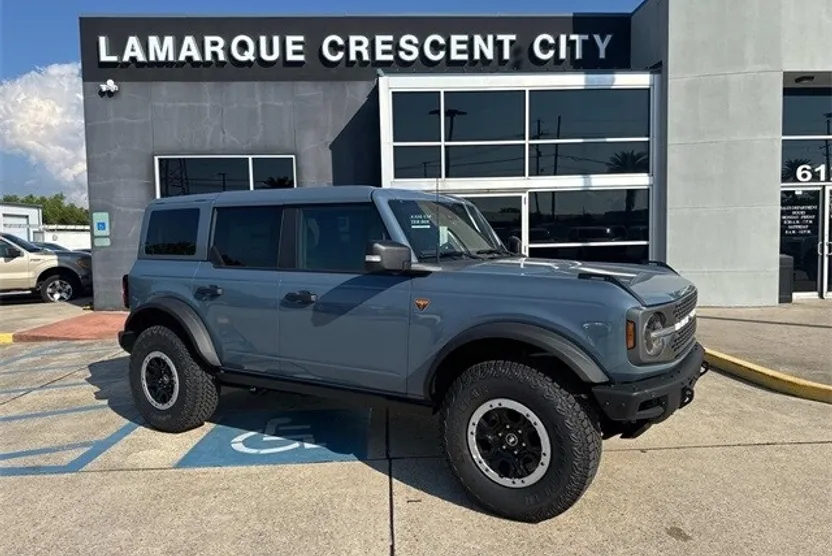 2025 Ford Bronco Badlands photo 1