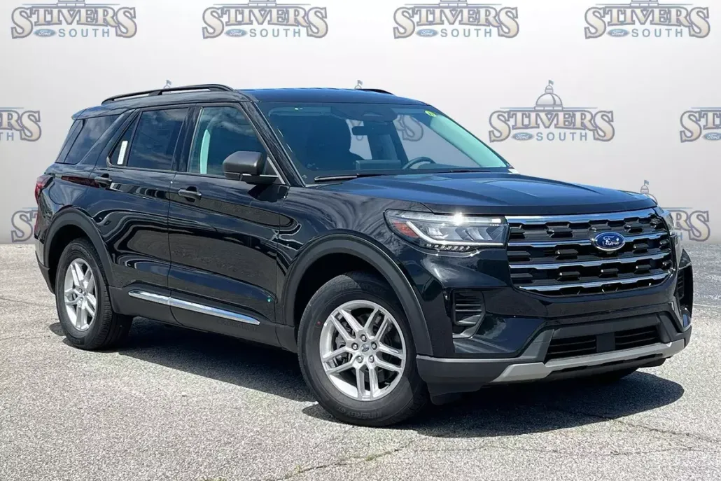 2025 Ford Explorer photo 1