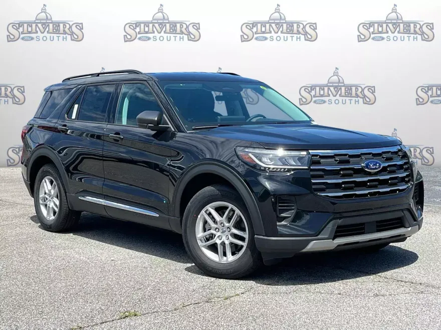 2025 Ford Explorer photo 1