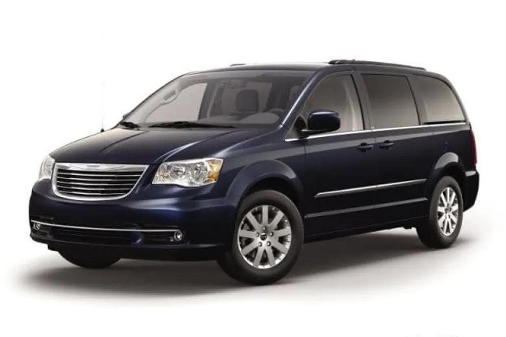 2014 Chrysler Town & Country Touring photo 1