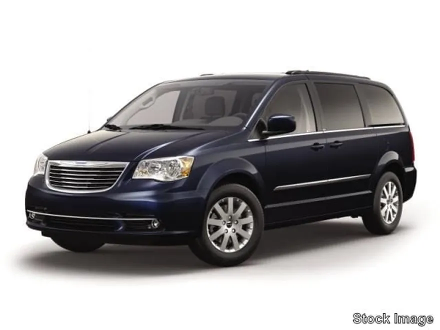 2014 Chrysler Town & Country Touring photo 1