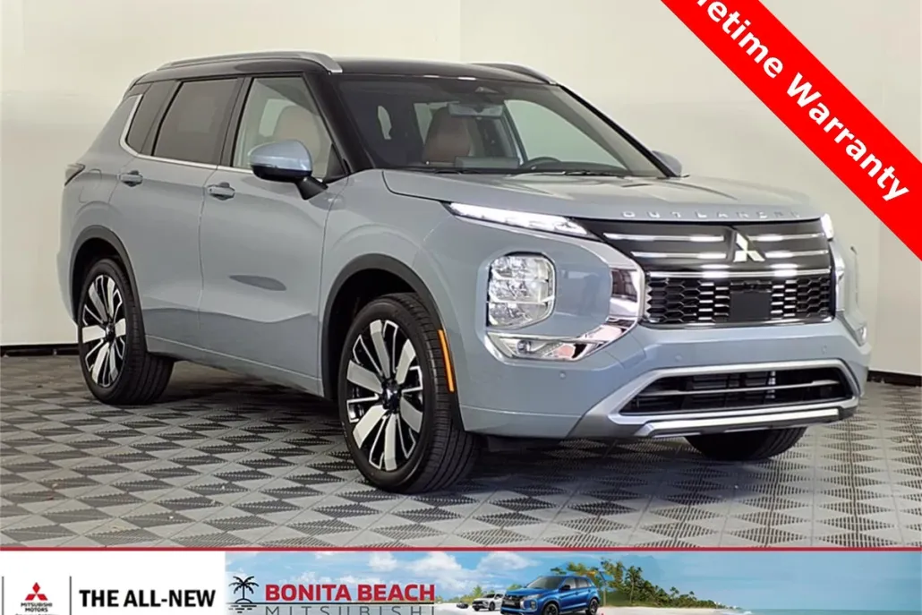 2025 Mitsubishi Outlander SEL photo 1