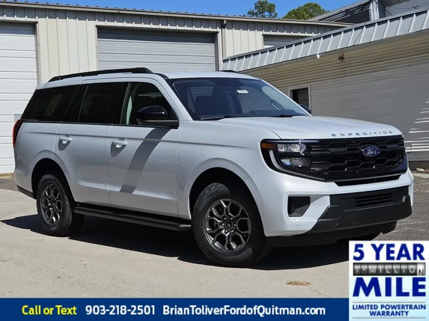 2025 Ford Expedition photo 1
