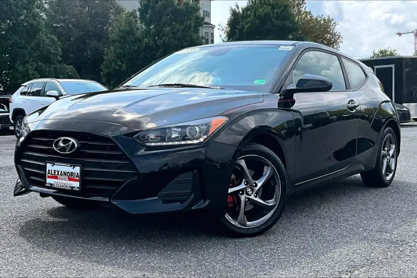 2019 Hyundai Veloster 2.0L Premium photo 1