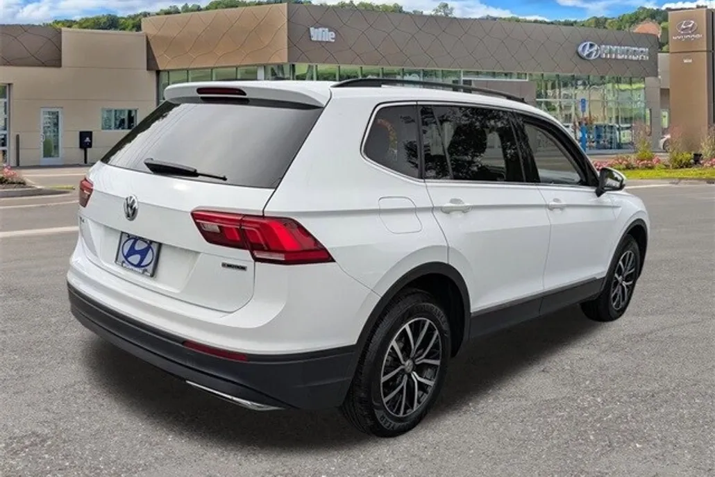2021 Volkswagen Tiguan SE photo 1
