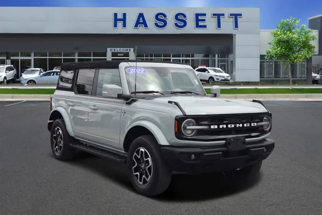 2022 Ford Bronco Outer Banks photo 1