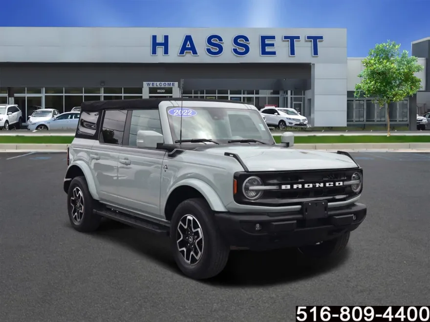 2022 Ford Bronco Outer Banks photo 1