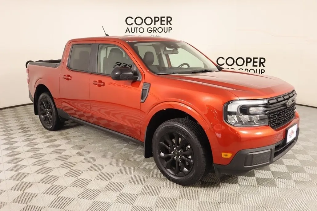 2023 Ford Maverick Lariat photo 1
