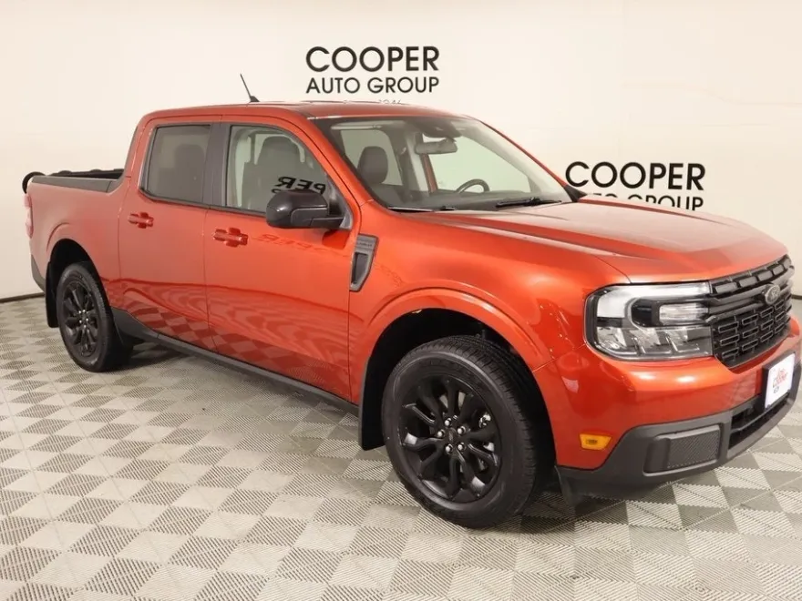 2023 Ford Maverick Lariat photo 1