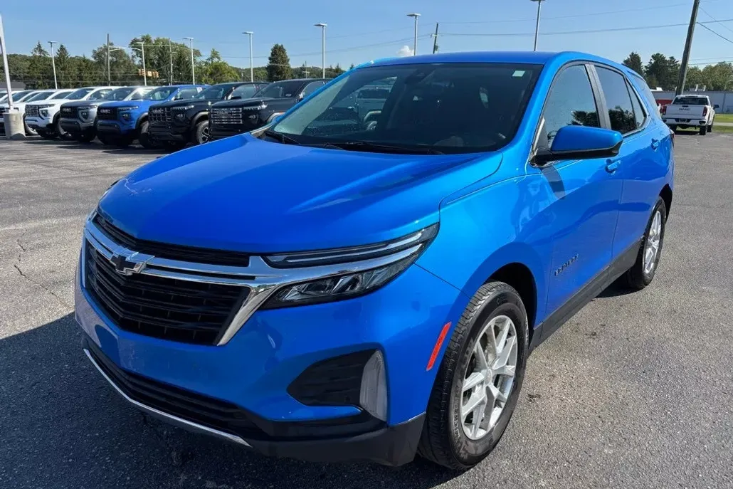 2024 Chevrolet Equinox LT photo 1