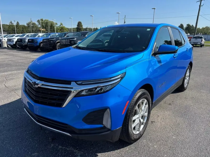2024 Chevrolet Equinox LT photo 1