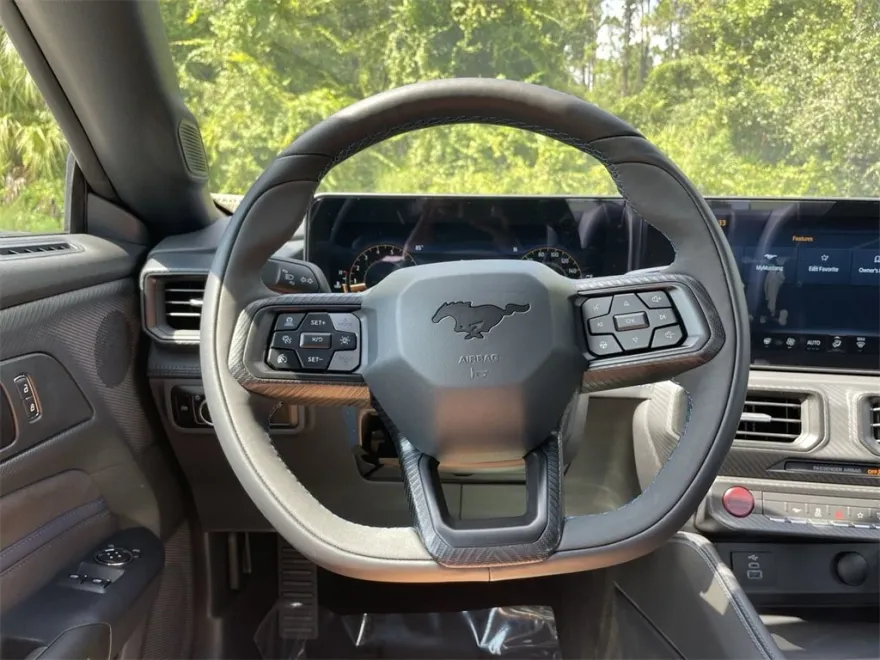 2025 Ford Mustang Dark Horse Deluxe photo 1