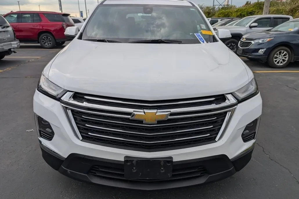 2023 Chevrolet Traverse Leather photo 1