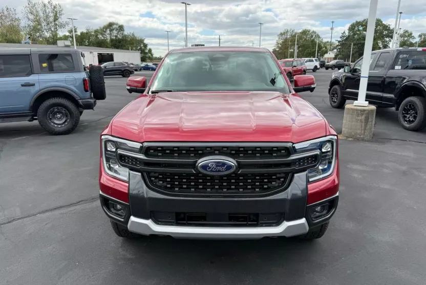 2025 Ford Ranger Lariat photo 1