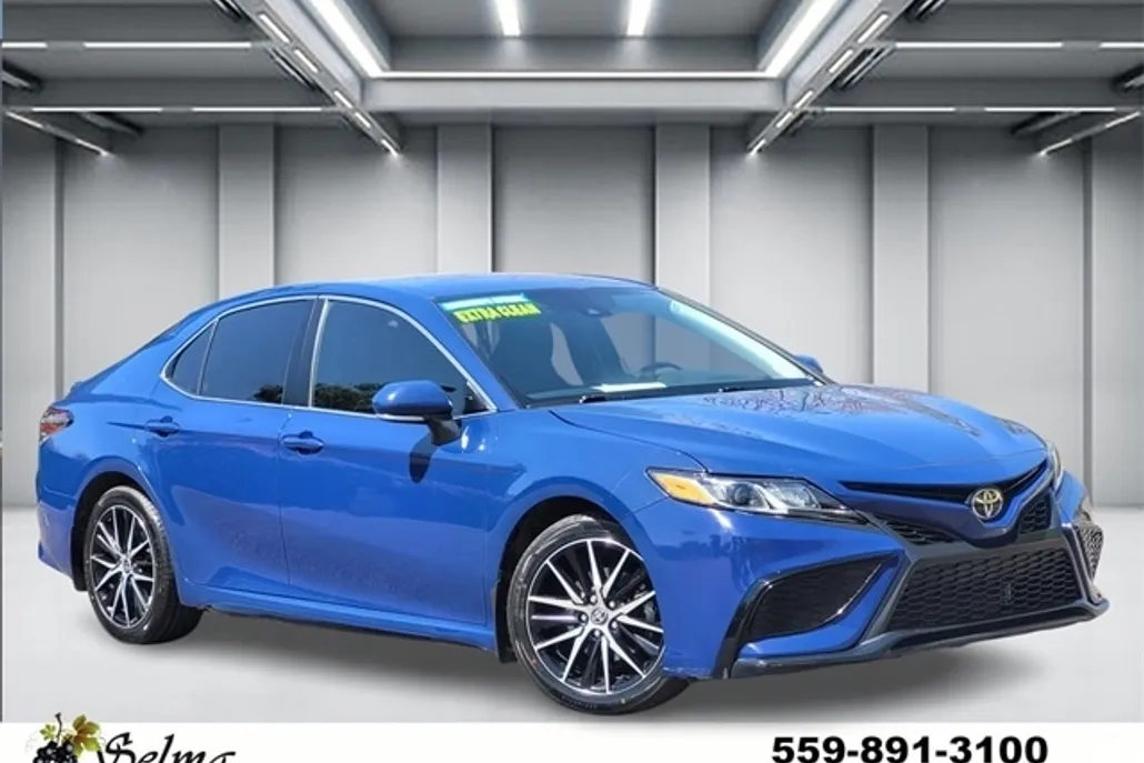 2023 Toyota Camry SE photo 1