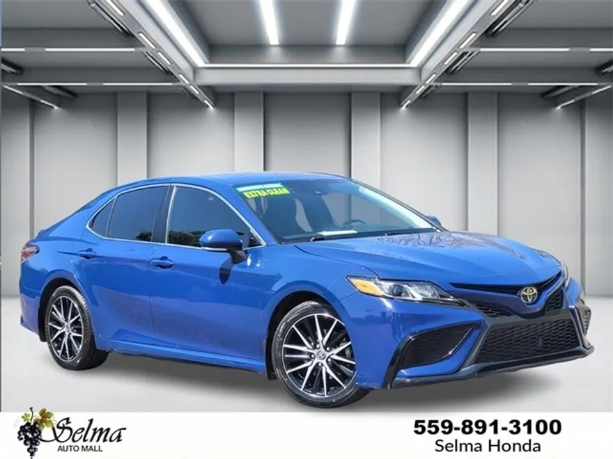 2023 Toyota Camry SE photo 1