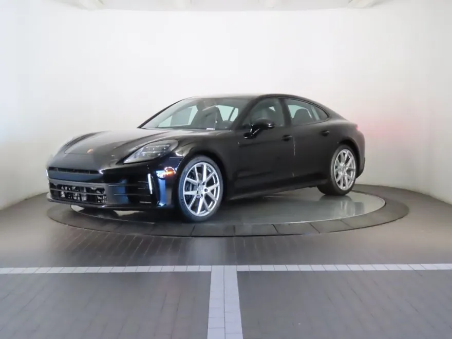 2025 Porsche Panamera 4 photo 1