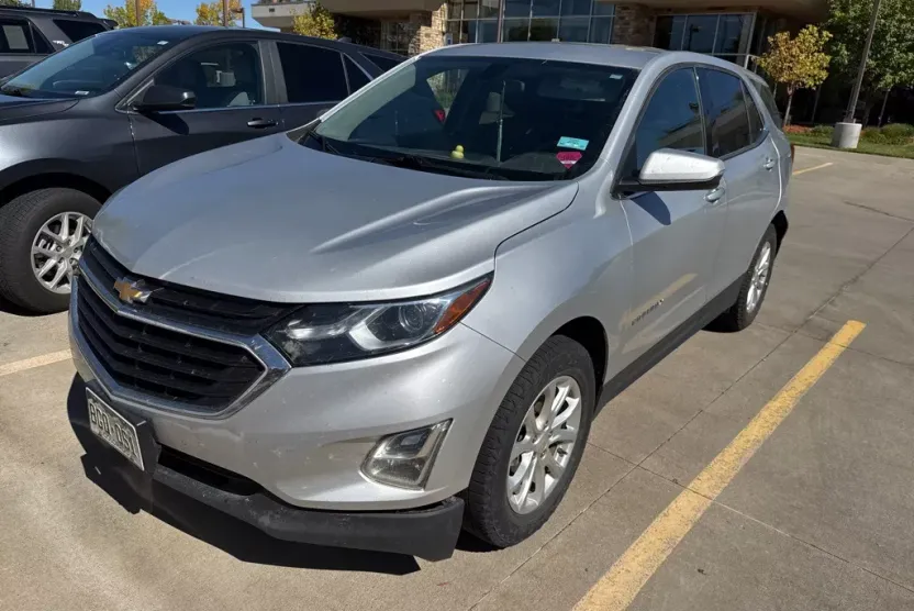 2018 Chevrolet Equinox LT photo 1
