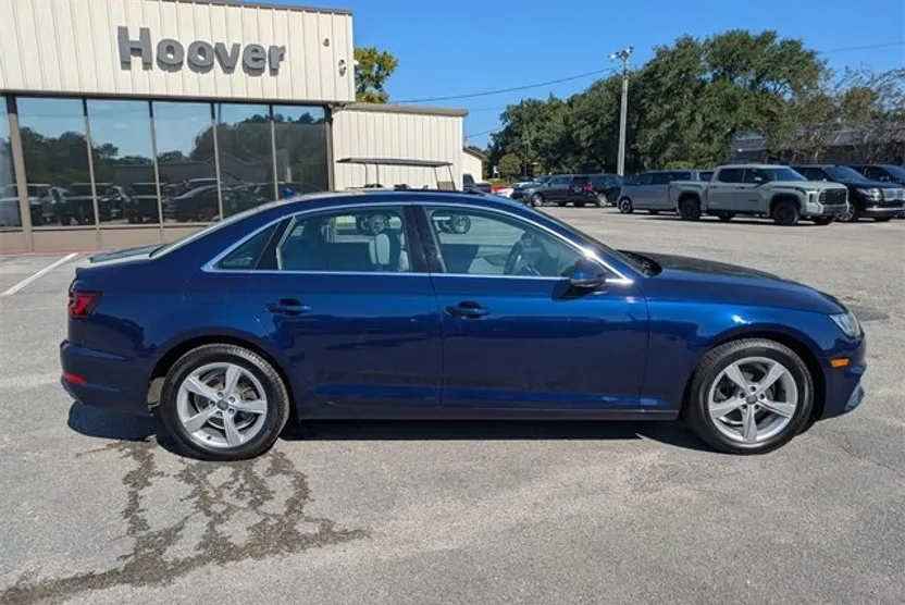 2019 Audi A4 2.0T Premium photo 1