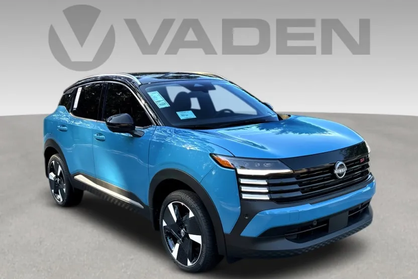 2025 Nissan Kicks SR photo 1