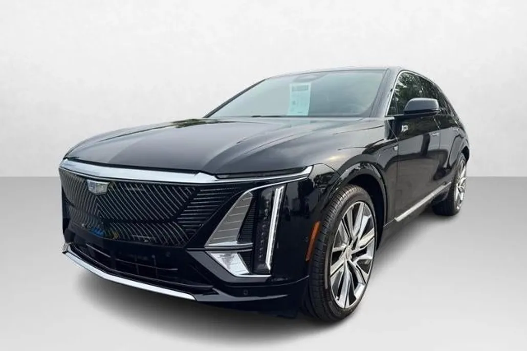 2024 Cadillac Lyriq Luxury photo 1
