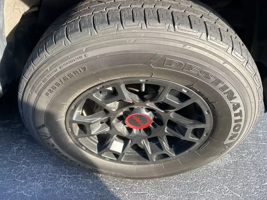 2023 Toyota Tacoma TRD Sport V6 photo 1