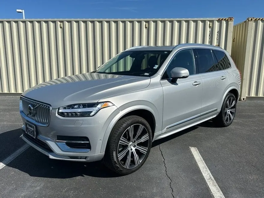 2023 Volvo XC90 AWD Ultimate photo 1