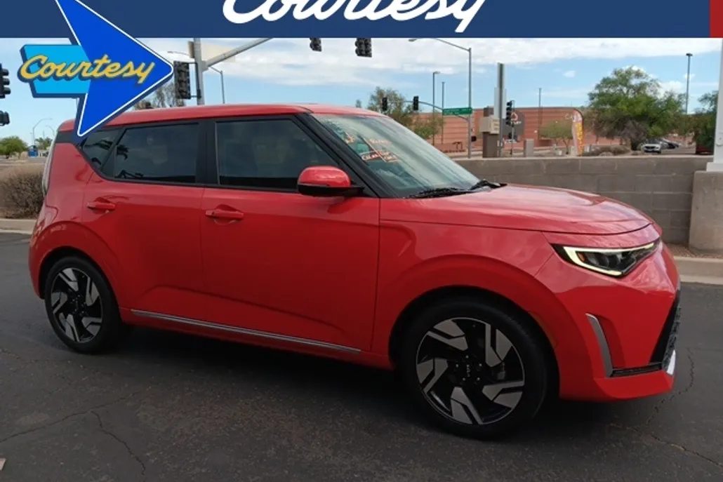 2023 Kia Soul GT-Line photo 1