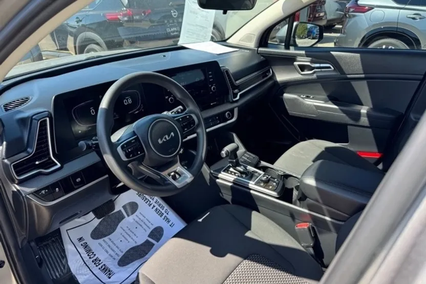 2023 Kia Sportage LX photo 1