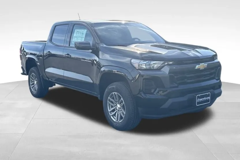 2026 Chevrolet Colorado LT photo 1