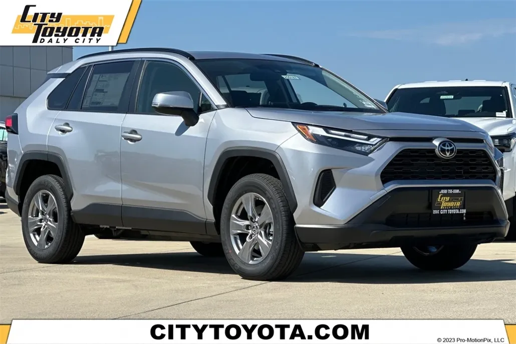 2025 Toyota RAV4 XLE photo 1
